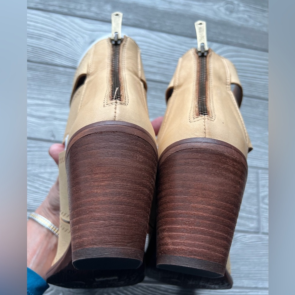 Sundance, Veracruz Lex, brand cage booties, NWT, 40, golden tan, Spain made,firm - Picture 13 of 16